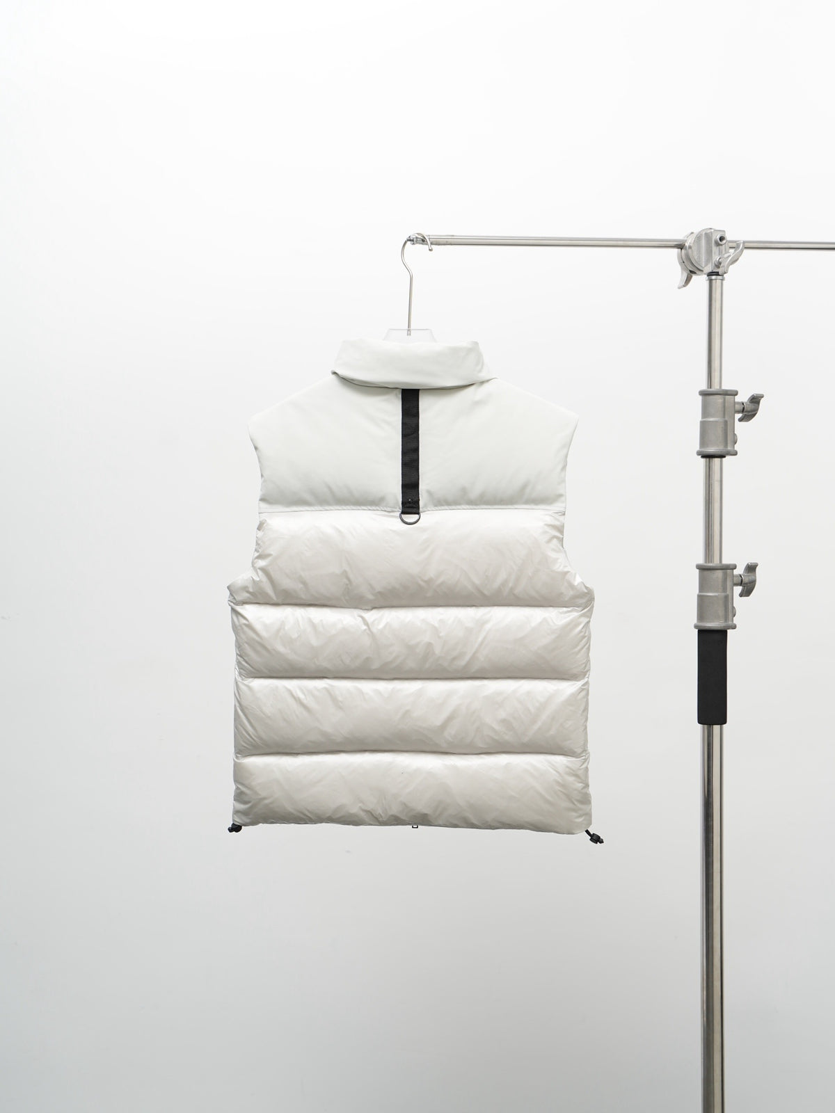 Moose Knuckles Unisex Stand-Collar Puffer Vest | Black & White