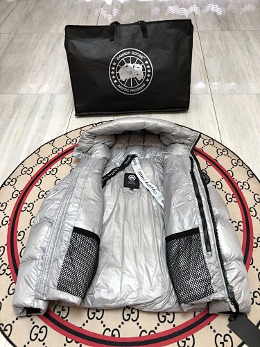 Canada Goose Crofton 2252 Hooded Puffer Jacket