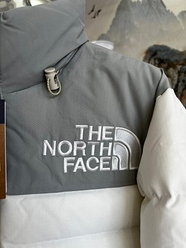 The North Face Large Logo Puffer Jacket | White & Gray