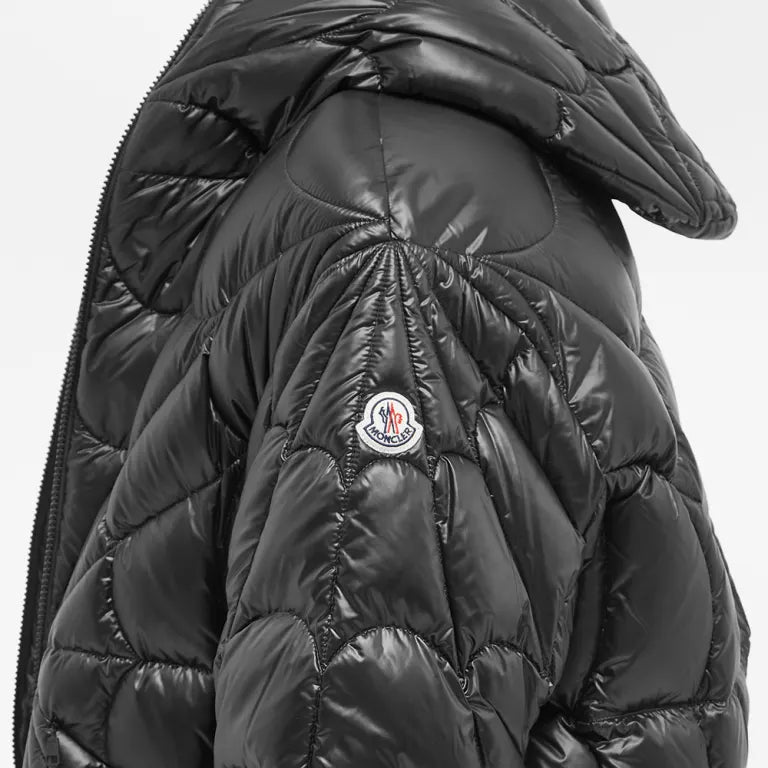 Moncler Violier Hooded Puffer Jacket with Spiderweb Quilting