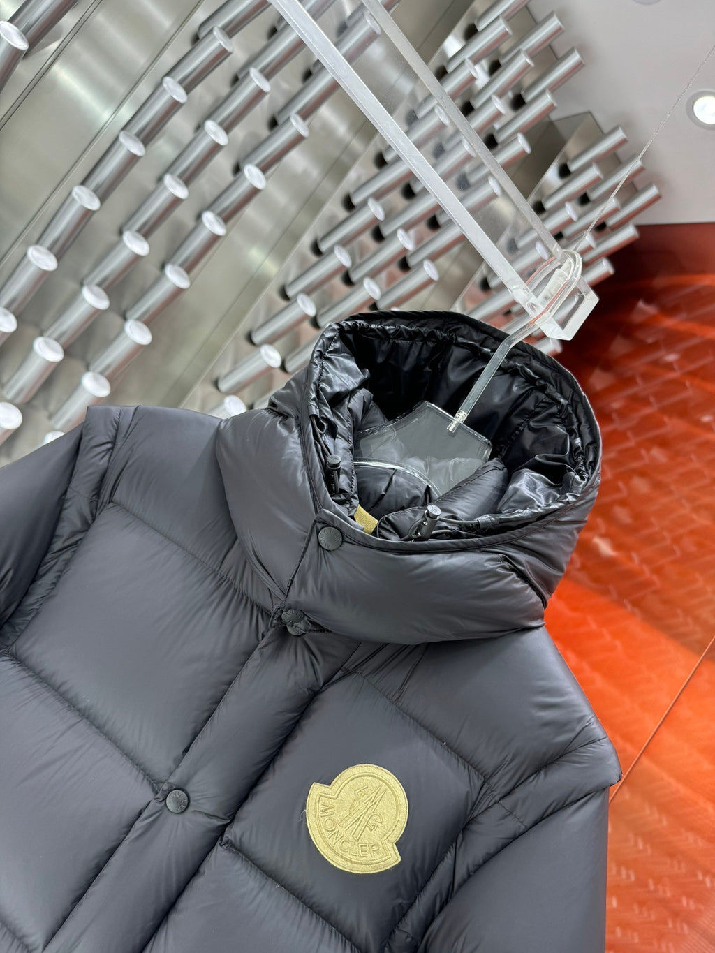 Moncler Detachable-Sleeve Hooded Puffer Jacket in Charcoal