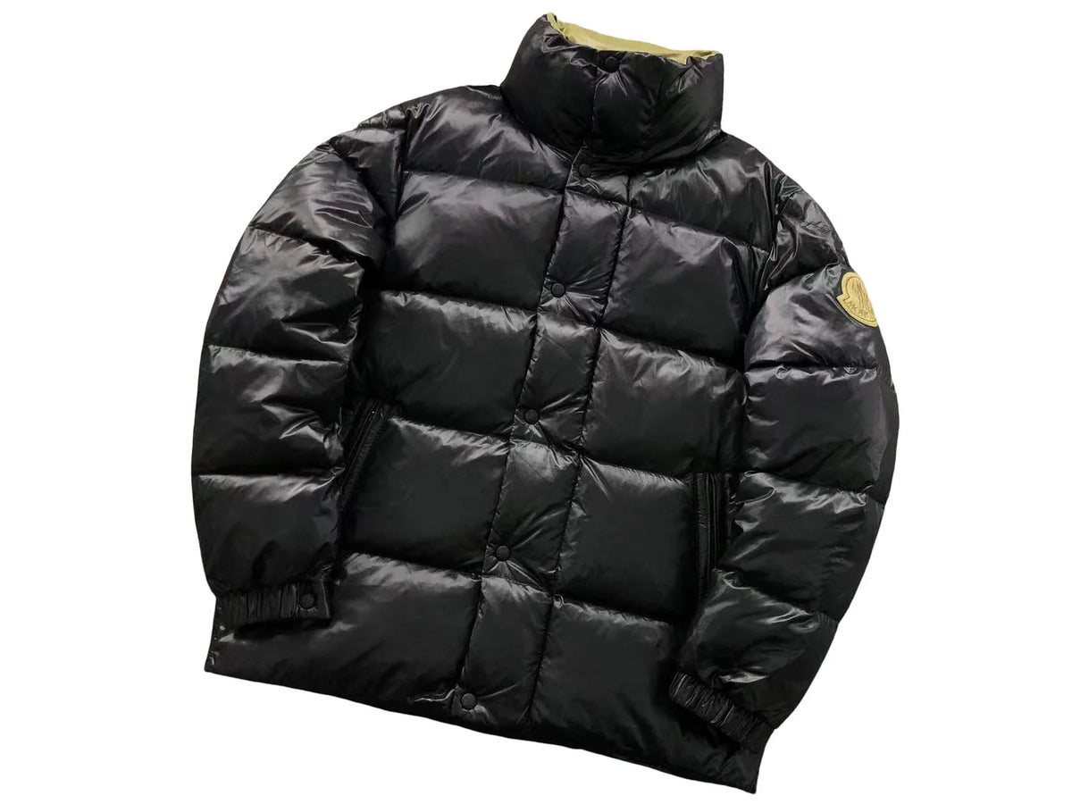 Moncler Sumido Stand-Collar Puffer Jacket in Glossy Black