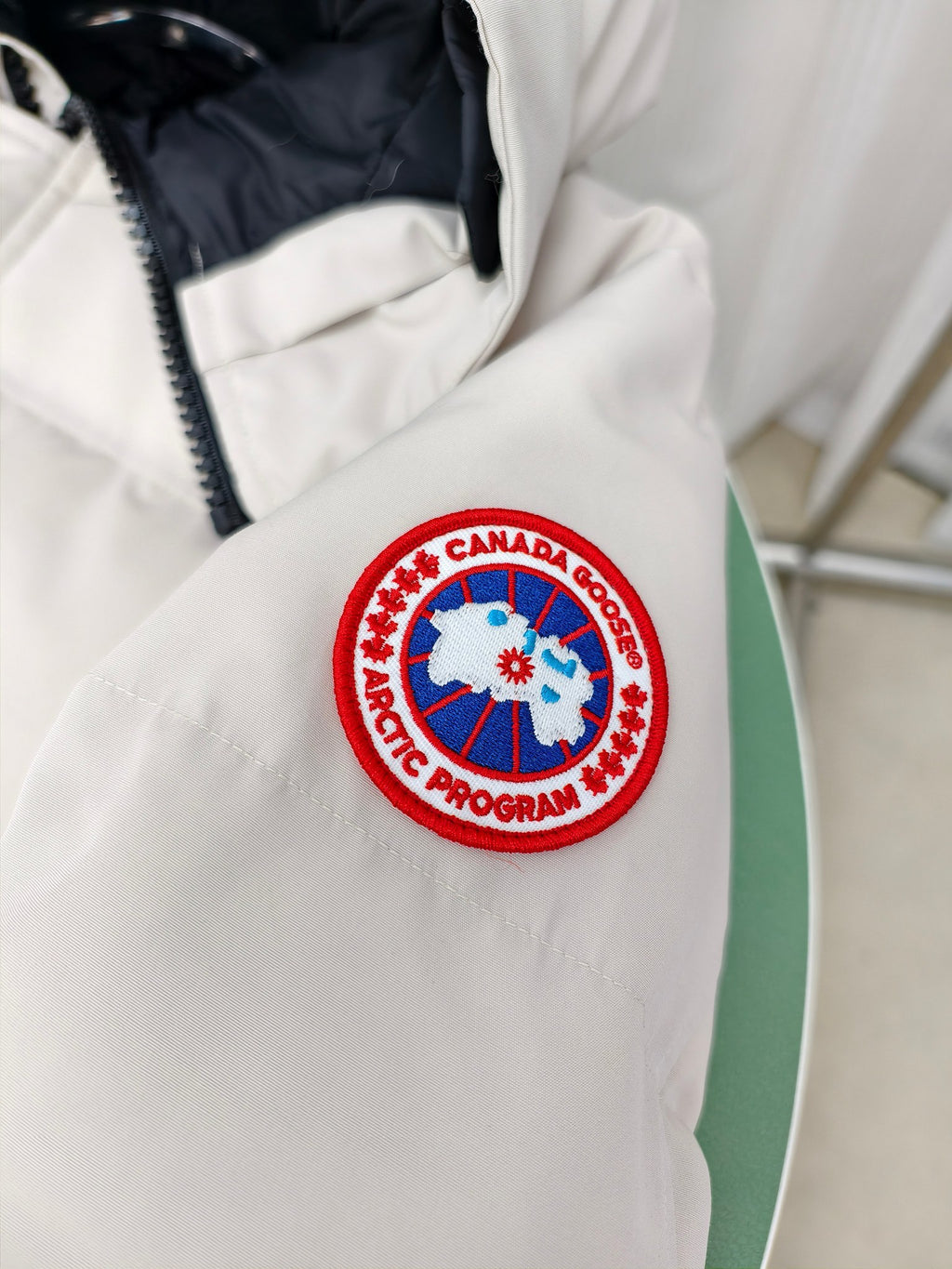 Canada Goose Wyndham Hooded Puffer Jacket – White