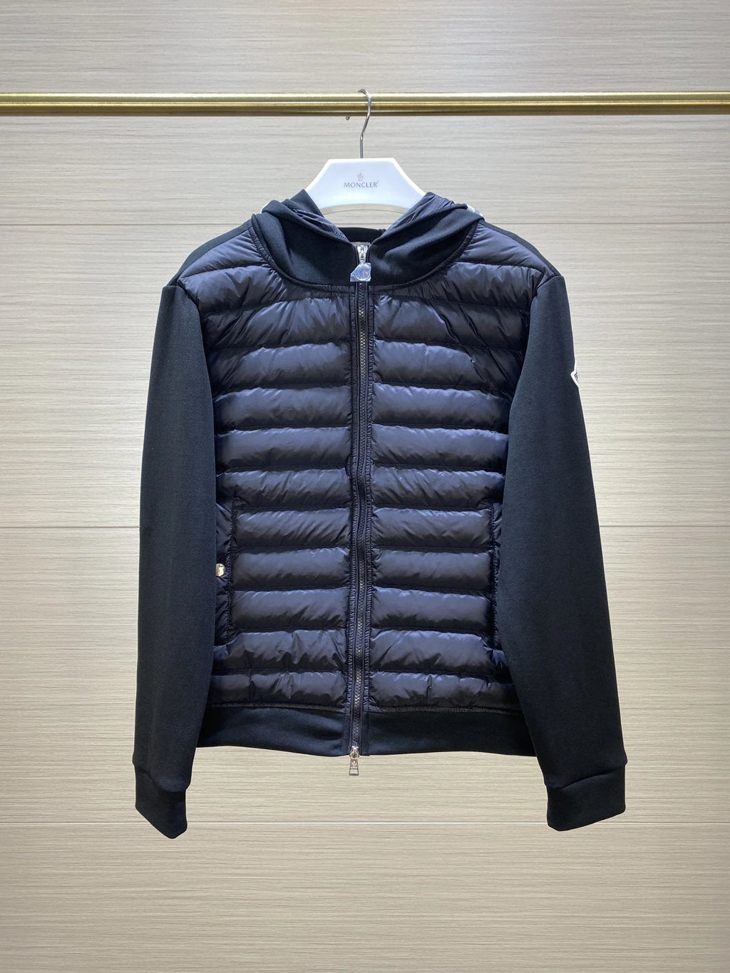 Moncler Hooded Knit-Sleeve Quilted Jacket in Black