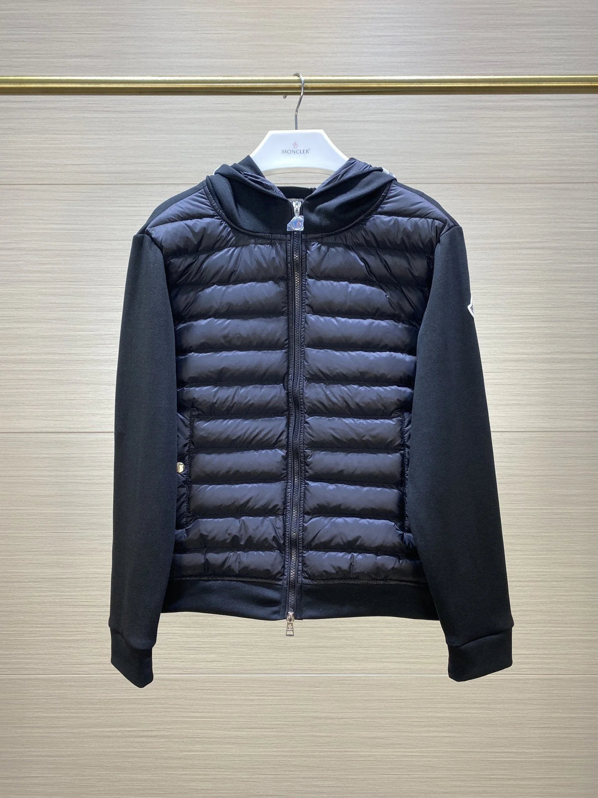 Moncler Hooded Knit-Sleeve Quilted Jacket in Black