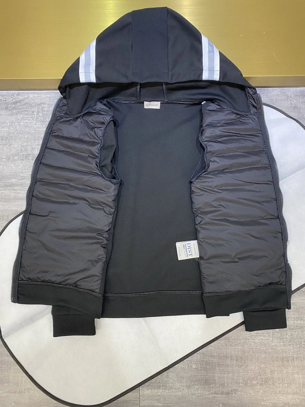 Moncler Hooded Knit-Sleeve Quilted Jacket in Black