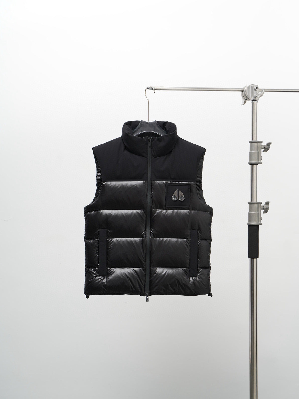 Moose Knuckles Unisex Stand-Collar Puffer Vest | Black & White