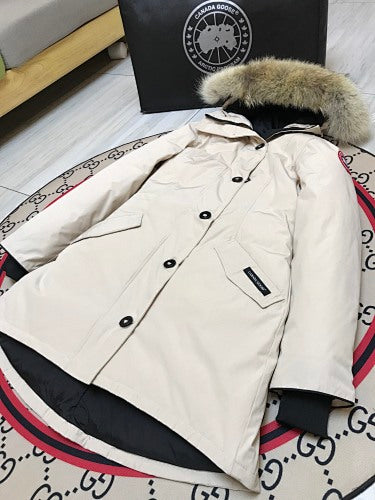 Canada Goose Women's Fishtail Coat (05)