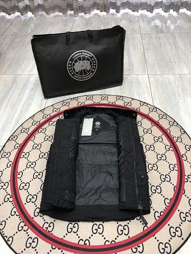 Canada Goose Classic Quilted Puffer Vest in Black